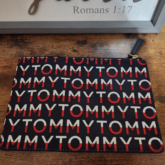 Tommy Hilfiger Clutch / Cosmetics Bag - Picture 7 of 7